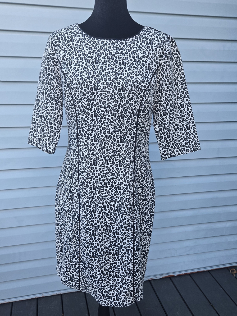 Banana Republic Womens Size 8 Black White Leopard Animal Print 3/4 Sleeve Sheath